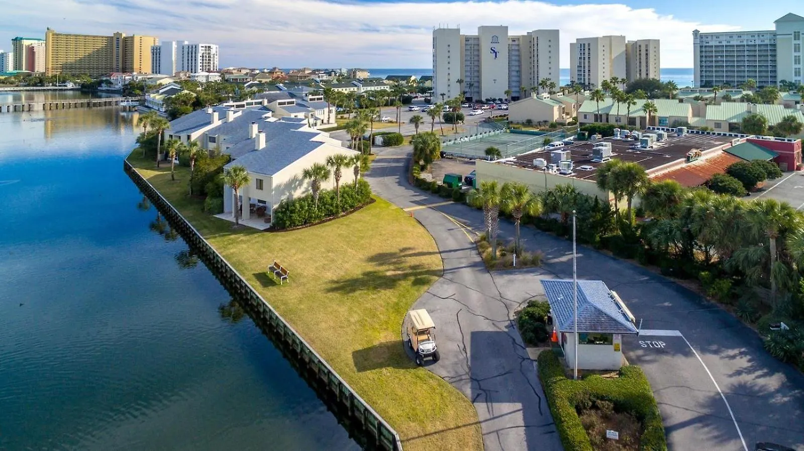 3036 Free Beach Setup In 2025 Season Shoreline Towers Destin 0*,